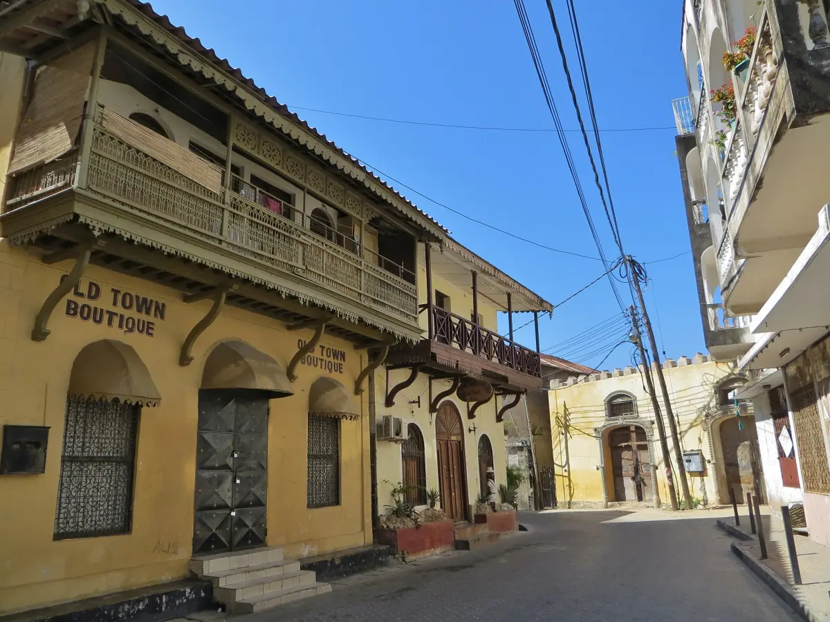 Eine Gasse in der Altstadt von Mombasa